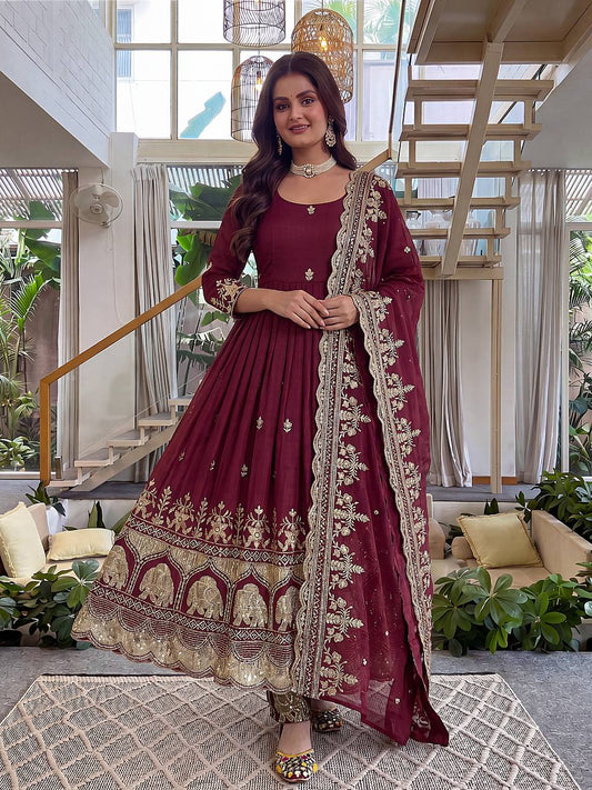 Royal Anarkali that speaks elegance in every thread gown