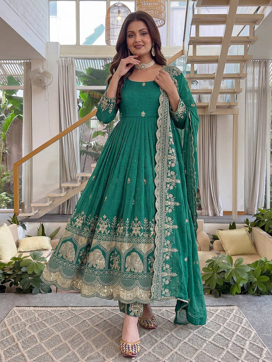 Royal Anarkali that speaks elegance in every thread gown