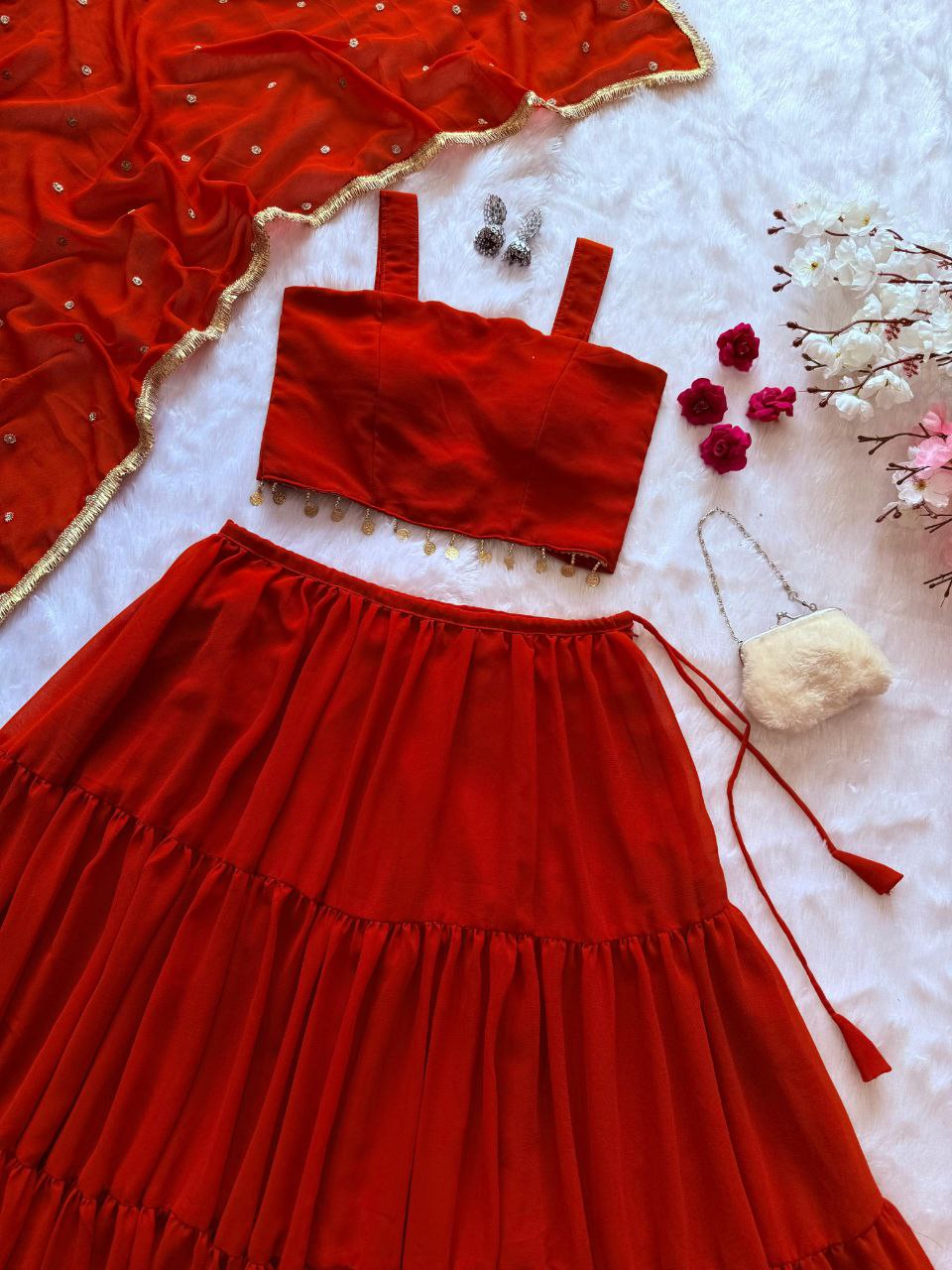 NEUES DREITEILIGES WESTERN-OUTFIT FÜR DIE TRENDIGE HOCHZEITSSAISON