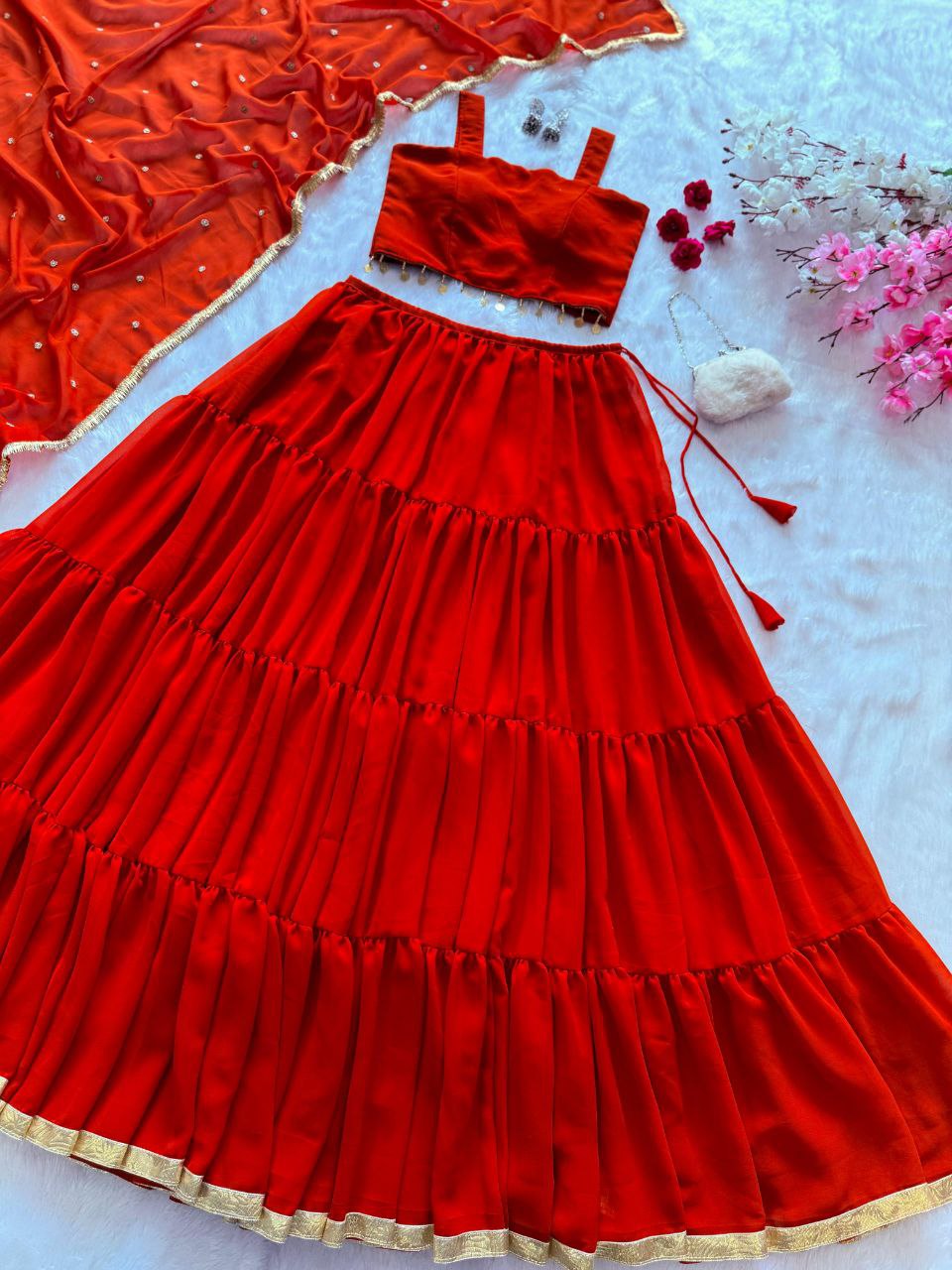 NEUES DREITEILIGES WESTERN-OUTFIT FÜR DIE TRENDIGE HOCHZEITSSAISON