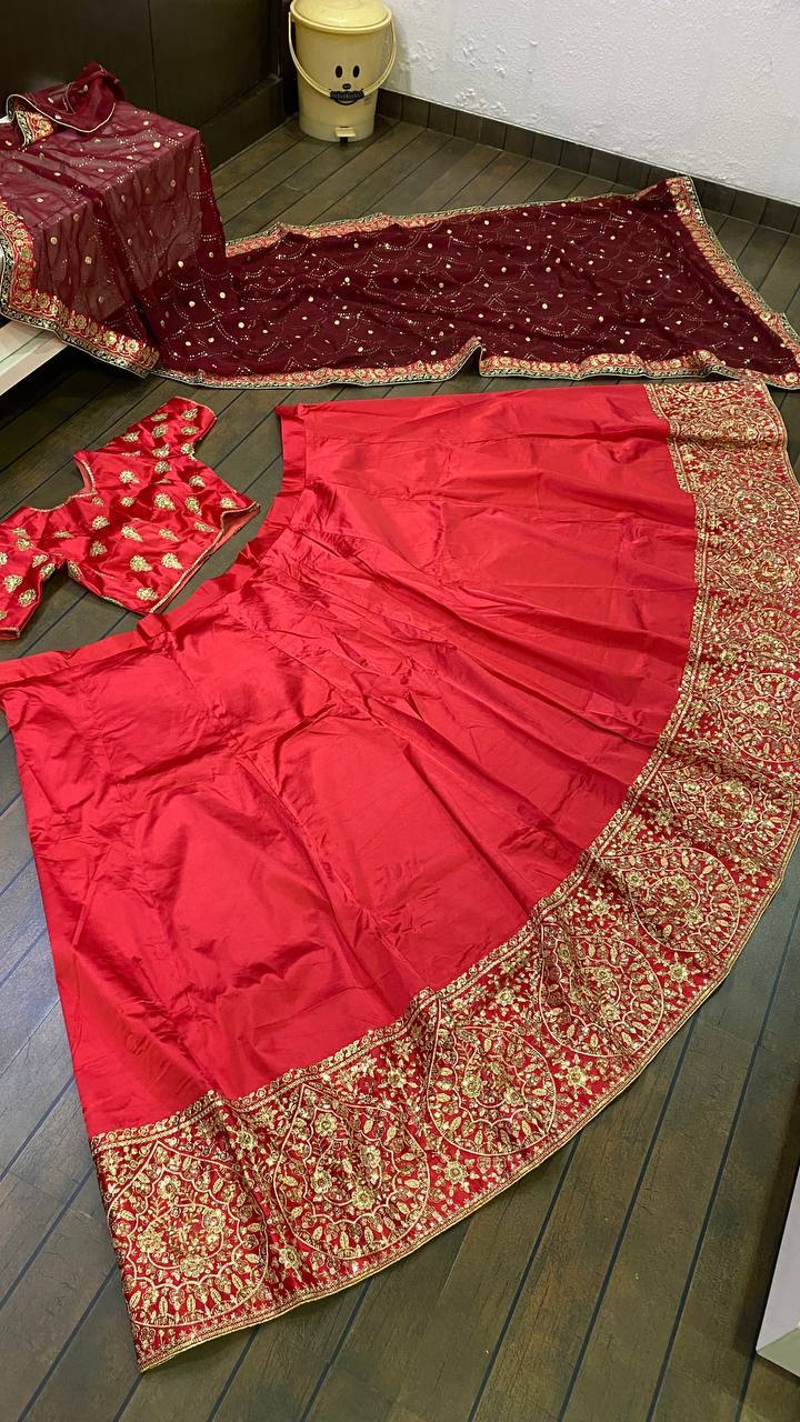 Sehen Sie umwerfend aus in diesem wunderschönen cremefarbenen Lehenga-Set