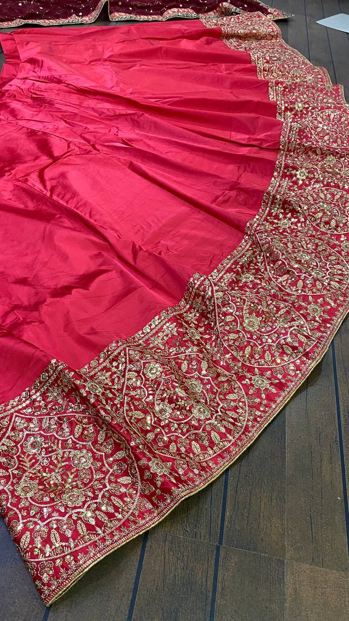 Sehen Sie umwerfend aus in diesem wunderschönen cremefarbenen Lehenga-Set
