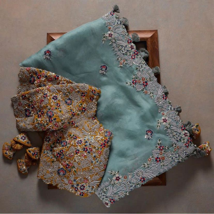 Zari-Jacquard-Bordüre mit Zari-Futter im vollen Sari