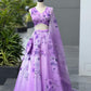 Sehen Sie umwerfend aus in diesem wunderschönen cremefarbenen Lehenga-Set