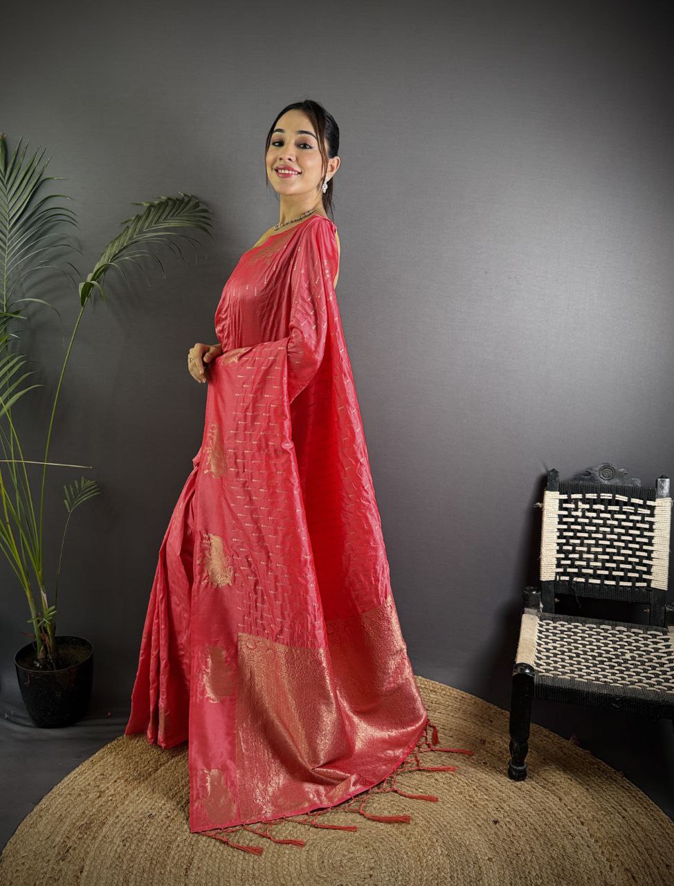 Je recherche quelqu'un pour ce magnifique sari de la même couleur