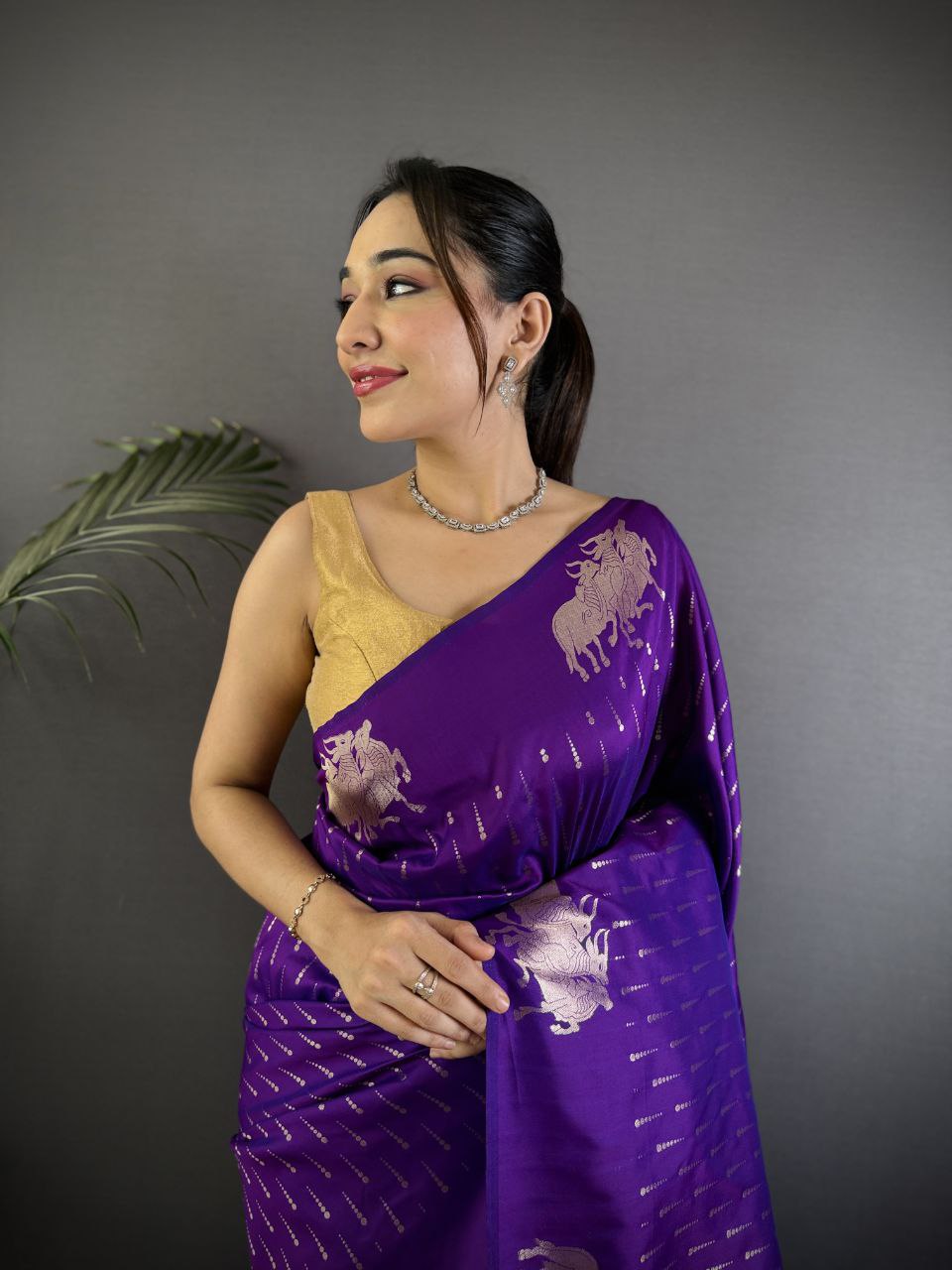 Very Unique lichi silk saree with Beautiful weaving