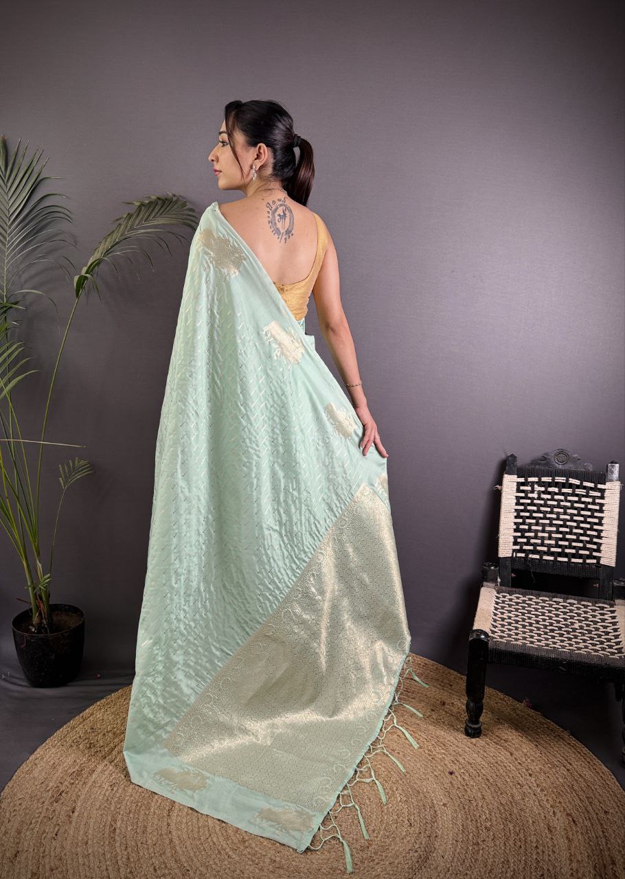 Je recherche quelqu'un pour ce magnifique sari de la même couleur