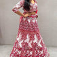 Sehen Sie umwerfend aus in diesem wunderschönen cremefarbenen Lehenga-Set