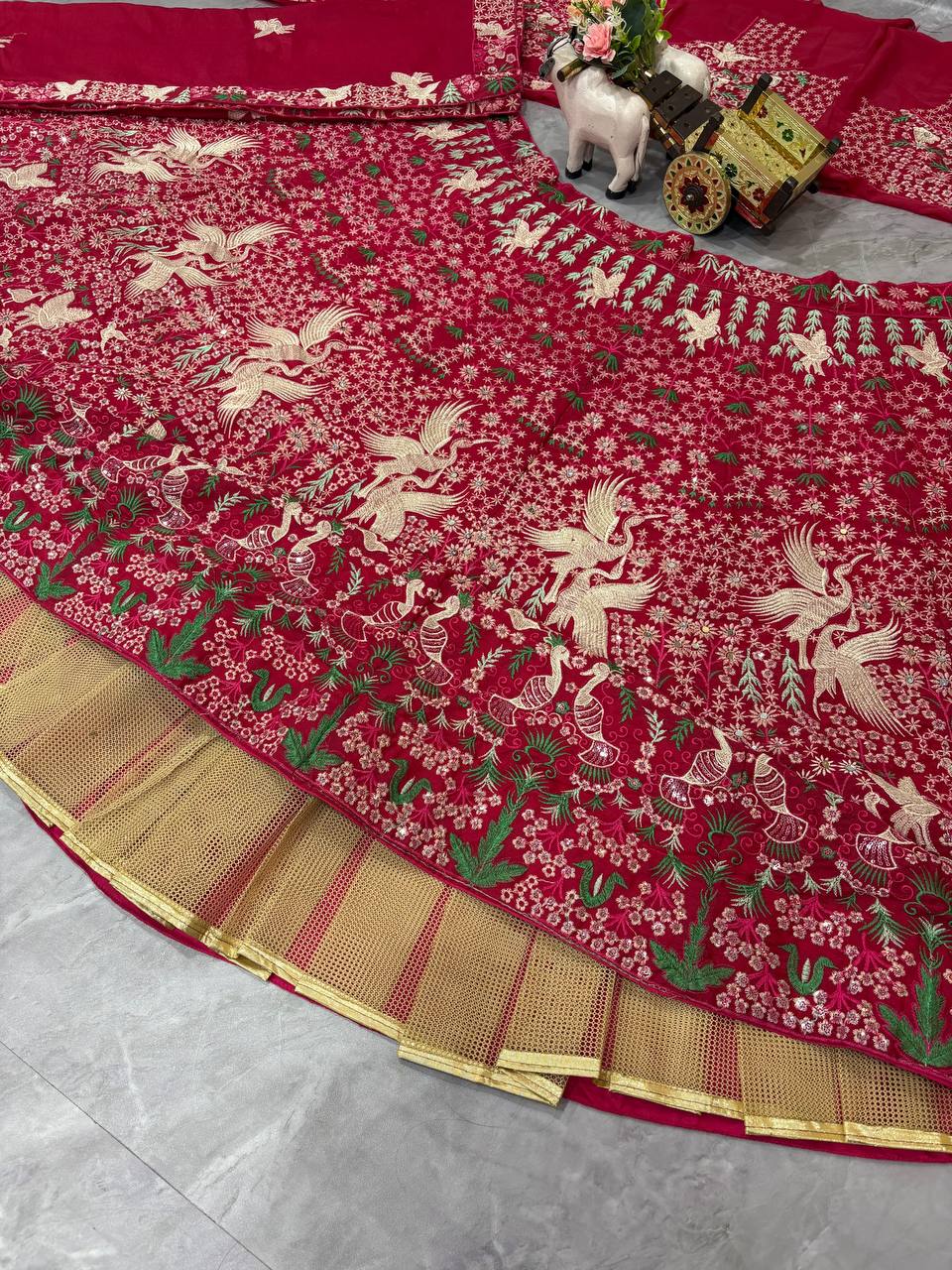 Sehen Sie umwerfend aus in diesem wunderschönen cremefarbenen Lehenga-Set