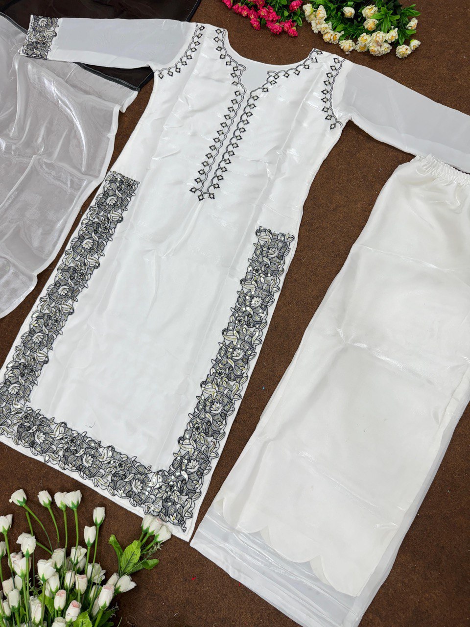 DESIGNER JIMMY CHOO WHITE PLAZZO SUIT SET