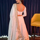 Hochwertiger Lehenga aus Slub-Seide mit Zari- und Paillettenarbeit. Lehenga