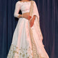 Hochwertiger Lehenga aus Slub-Seide mit Zari- und Paillettenarbeit. Lehenga