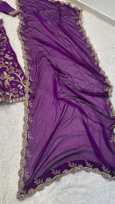 Sehen Sie umwerfend aus in diesem wunderschönen cremefarbenen Lehenga-Set