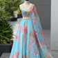 Sehen Sie umwerfend aus in diesem wunderschönen cremefarbenen Lehenga-Set
