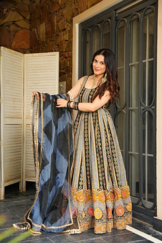 Präsentation des exklusiven Anarkali-Shooting-Designs