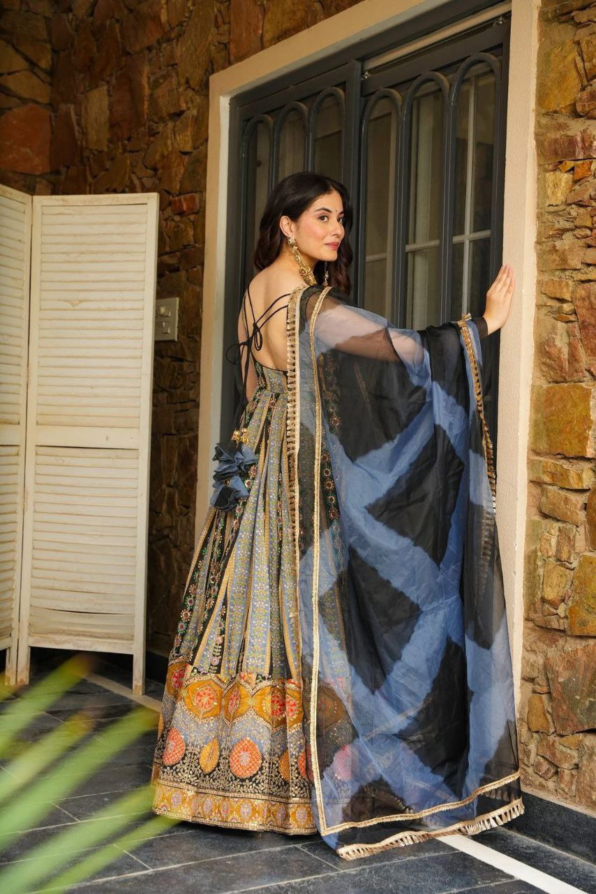 Präsentation des exklusiven Anarkali-Shooting-Designs