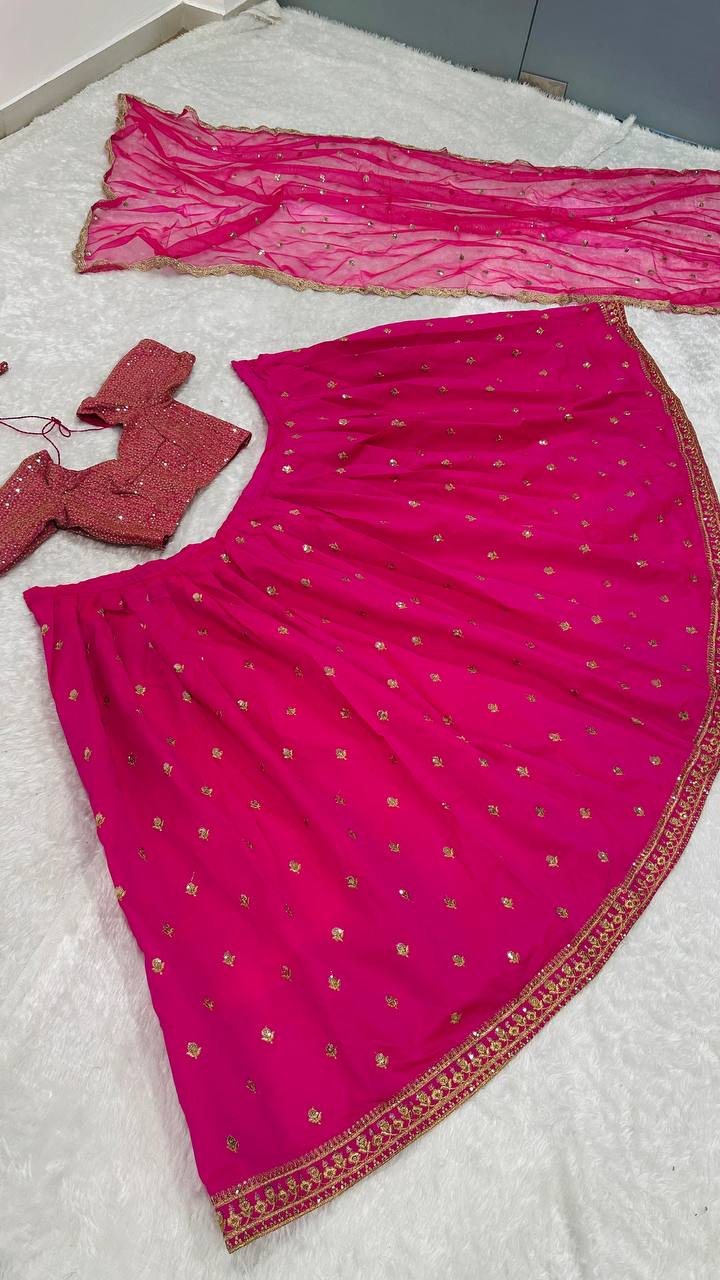 CHOLI LEHENGA BRODÉ EN VELOURS DE SÉQUENCE DE CORDON DE STYLE NEW BEUTIQUE