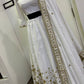 Sehen Sie umwerfend aus in diesem wunderschönen cremefarbenen Lehenga-Set