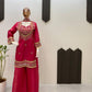 Kleid aus Georgette-Imitat mit üppiger Paillettenstickerei