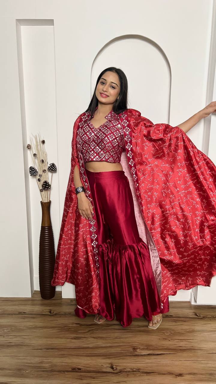 Einführung eines 4 Meter ausgestellten Lehenga mit Paillettenstickerei und Cut-Work