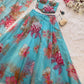 Sehen Sie umwerfend aus in diesem wunderschönen cremefarbenen Lehenga-Set
