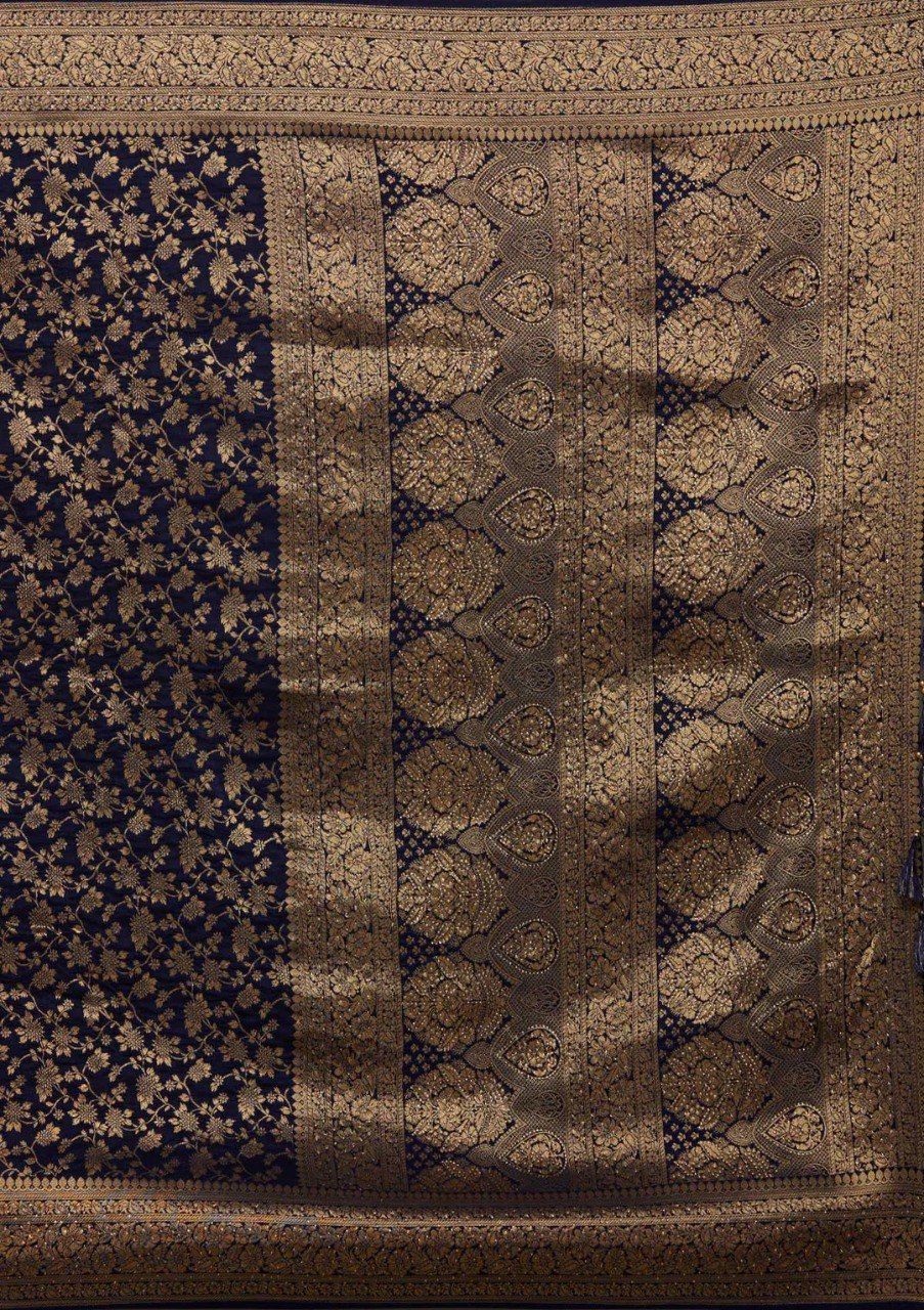 Partykleidung aus weichem Rangoli-Seidensari