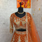 Sehen Sie umwerfend aus in diesem wunderschönen cremefarbenen Lehenga-Set
