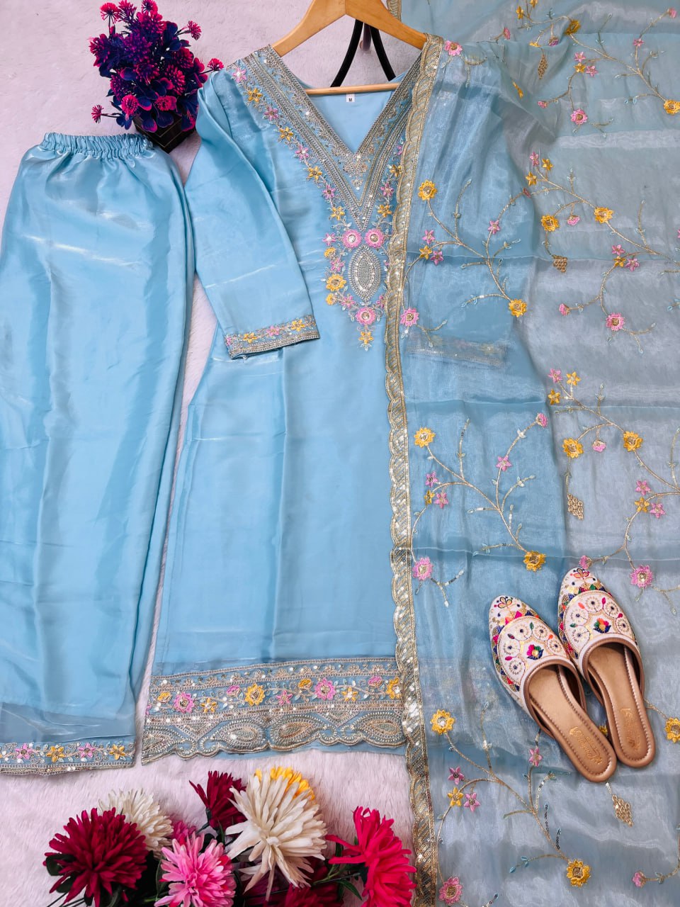 Einführung der neuen EID-Kollektion: 3-teiliges, schickes Kurti mit Plazzo