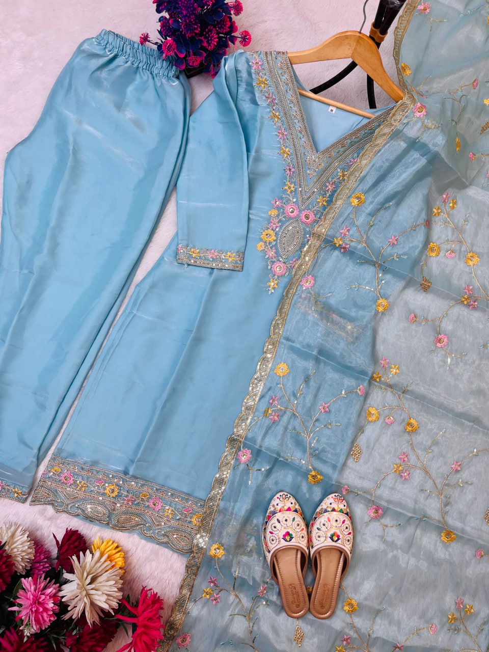 Einführung der neuen EID-Kollektion: 3-teiliges, schickes Kurti mit Plazzo