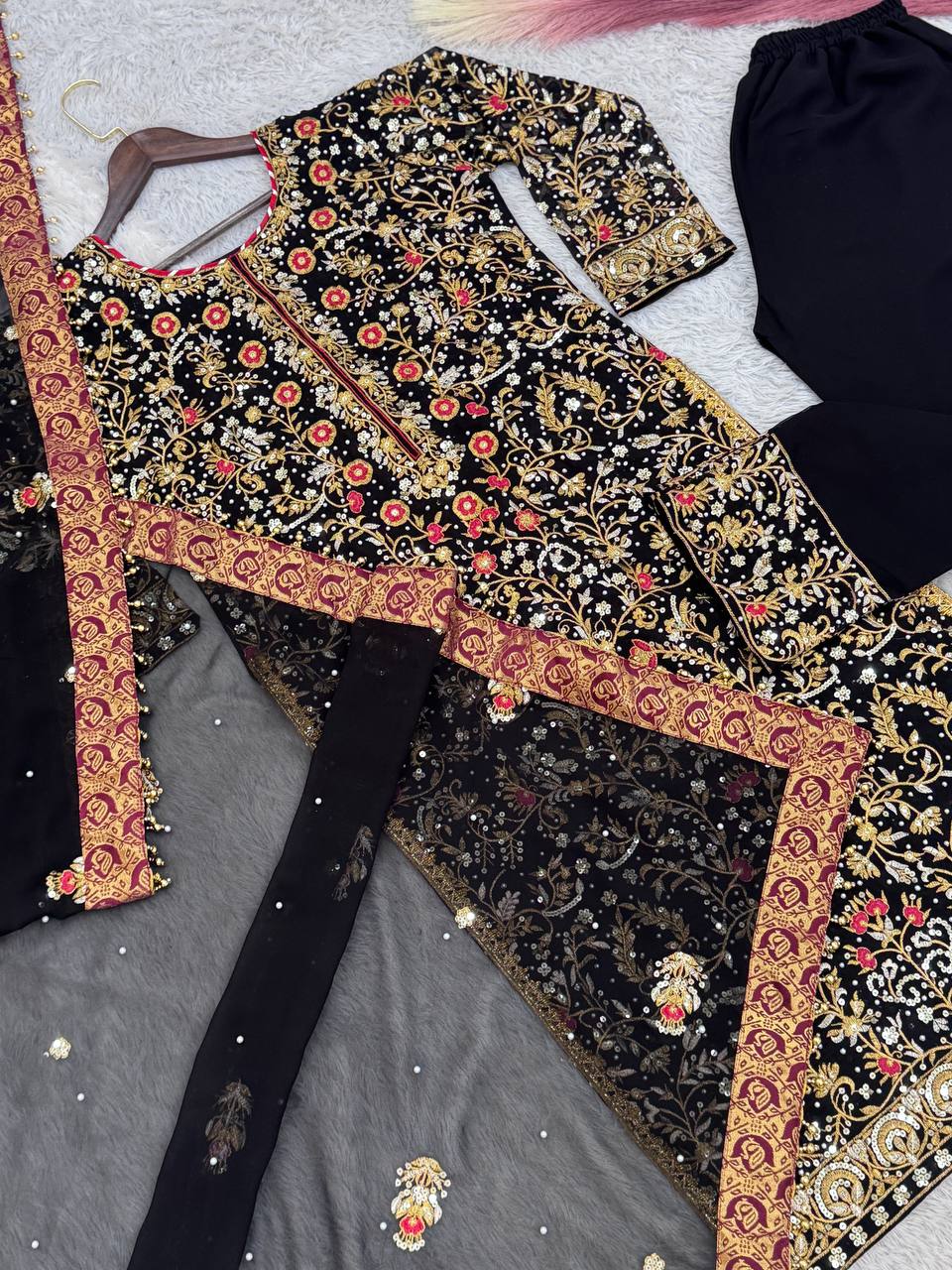 Launching New Trending Collection 3 Pices Ready Made Long Kurti - Pent With Dupatta