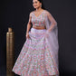 Sehen Sie umwerfend aus in diesem wunderschönen cremefarbenen Lehenga-Set
