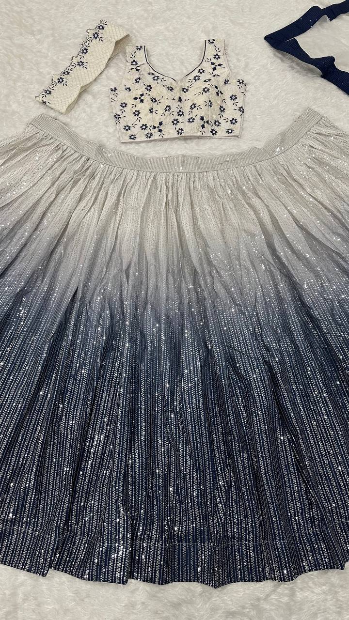 Einführung eines 4 Meter ausgestellten Lehenga mit Paillettenstickerei und Cut-Work