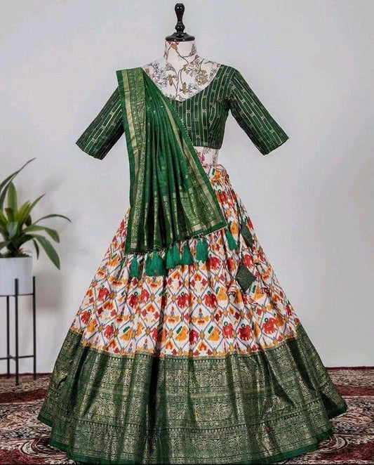 Lancement de Lehenga évasé de 4 mètres avec broderie à paillettes