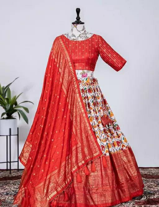 Lancement de Lehenga évasé de 4 mètres avec broderie à paillettes