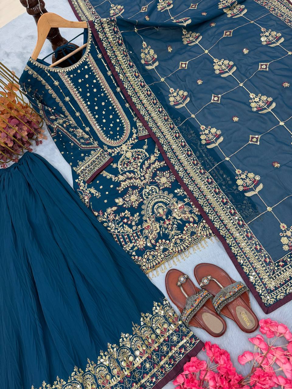 Launching New Đěsigner Party Wear Look Pur Heavy Faux Georgette Top Plazzo & Dupatta Set