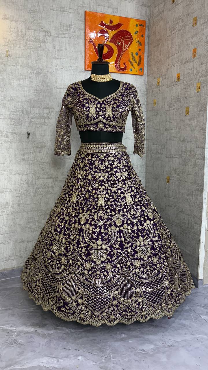 Sehen Sie umwerfend aus in diesem wunderschönen cremefarbenen Lehenga-Set