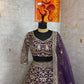 Sehen Sie umwerfend aus in diesem wunderschönen cremefarbenen Lehenga-Set