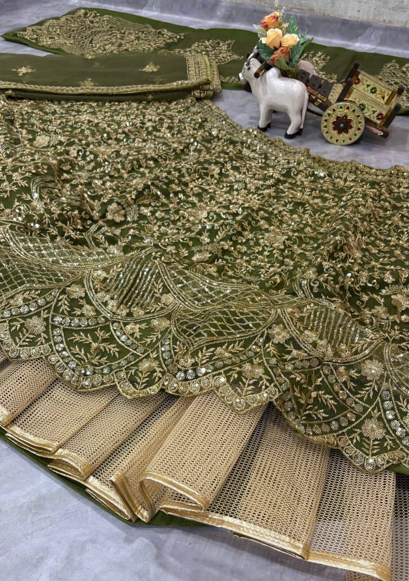 Sehen Sie umwerfend aus in diesem wunderschönen cremefarbenen Lehenga-Set