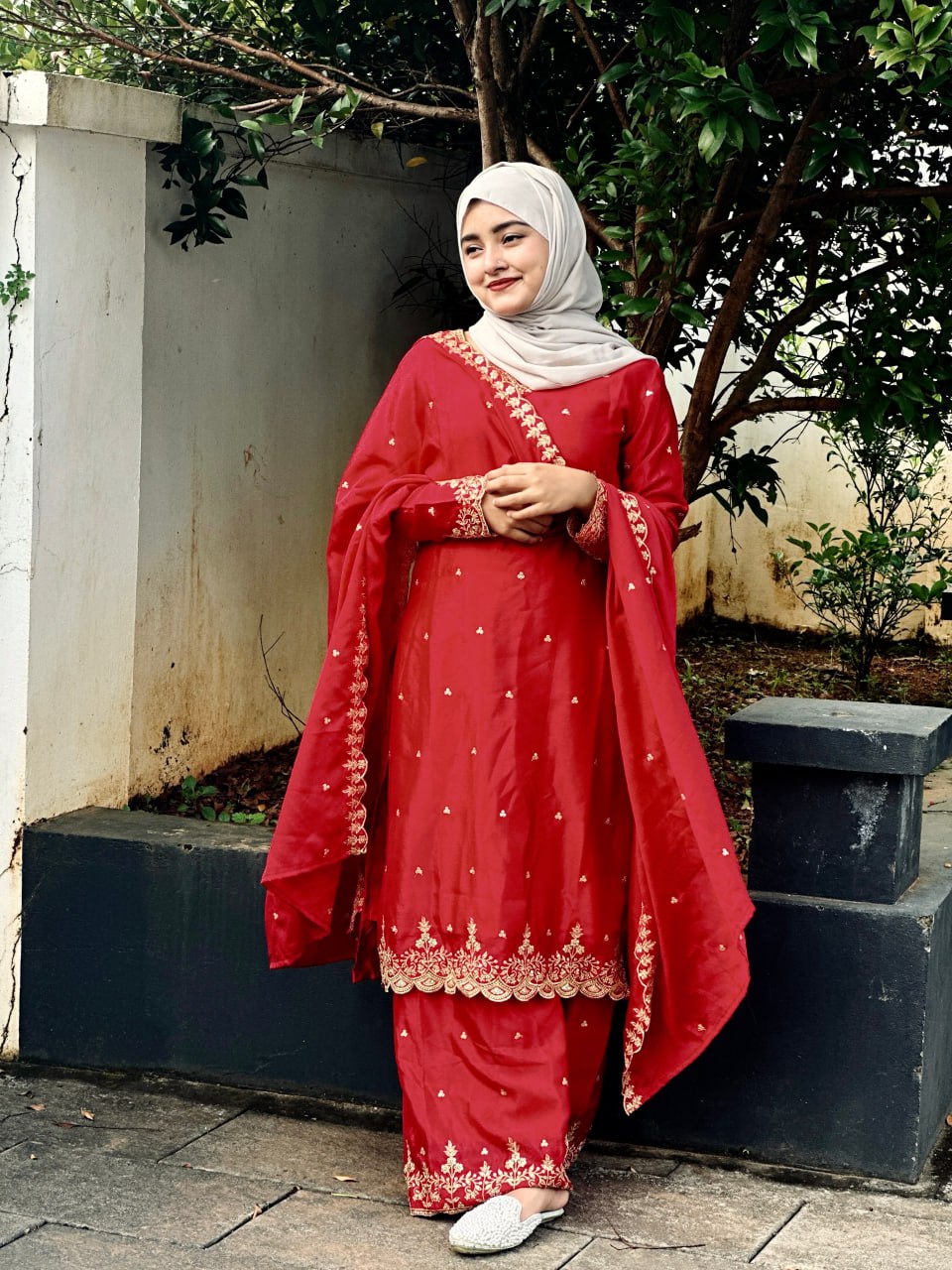 FESTIVAL SPECIAL SEQUENCE EMBROIDERY ON SILK FABRIC SUIT