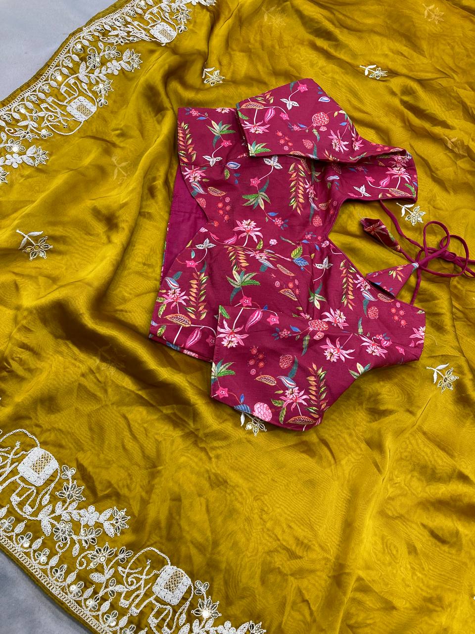 Wedding Wear Exclusive Ethnic Motif Saree