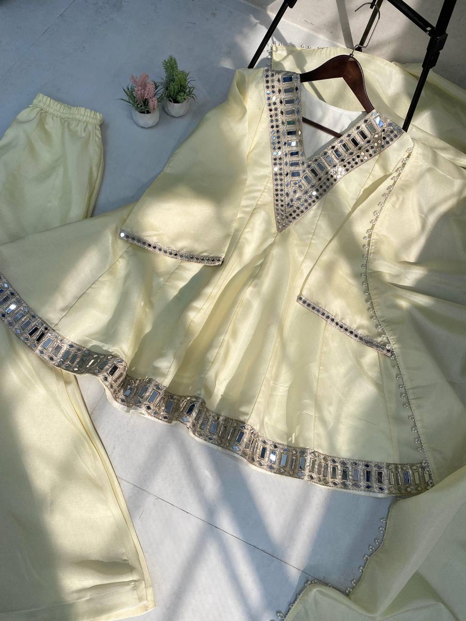 EXCLUSIVE 3 PIECE PLAZZO PAIR WITH REAL MIRROR AND EMBROIDERY WORK