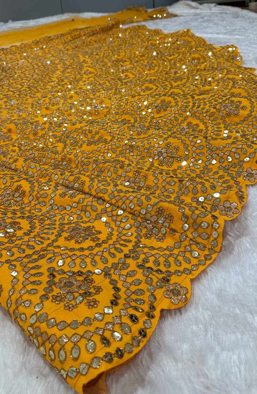 Feiern Sie den Charme der indischen Kultur mit diesem wunderschönen Lehenga-Set