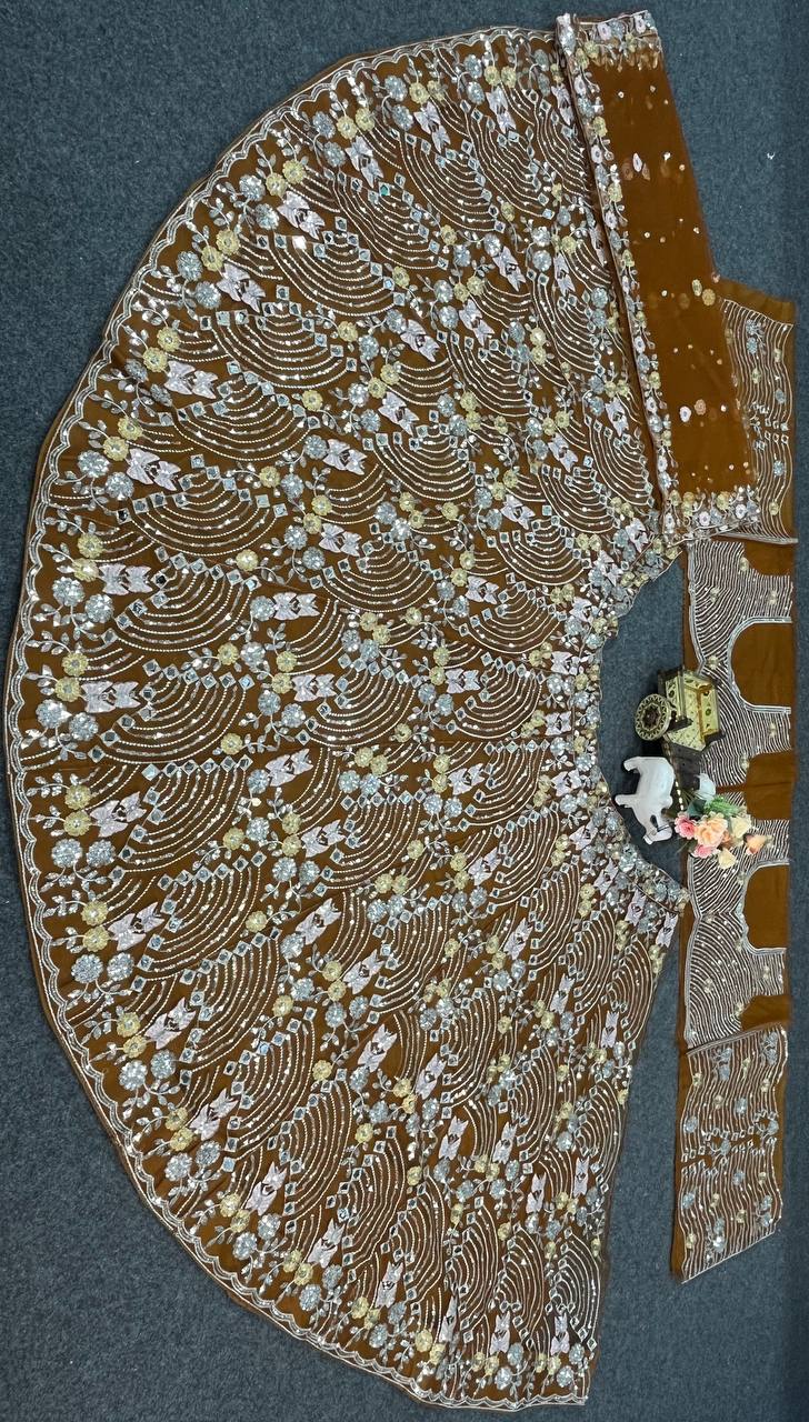 Einführung eines 4 Meter ausgestellten Lehenga mit Paillettenstickerei und Cut-Work