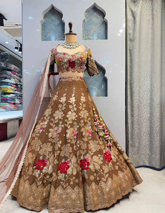 Sehen Sie umwerfend aus in diesem wunderschönen cremefarbenen Lehenga-Set