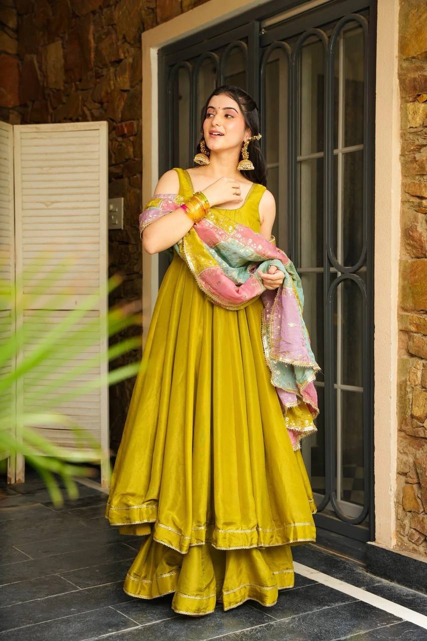 Presenting Exclusive anarkali shoot Design