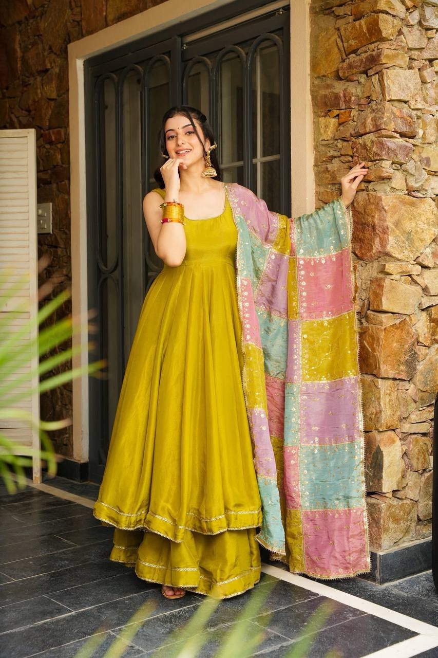 Presenting Exclusive anarkali shoot Design