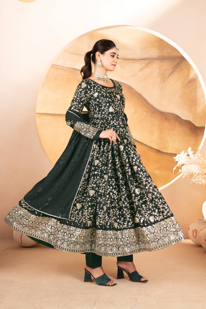 ENSEMBLE DE COSTUME ANARKALI PREMIUM PRÊT À ÊTRE FABRIQUÉ