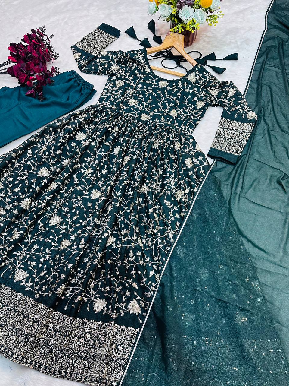 ENSEMBLE DE COSTUME ANARKALI PREMIUM PRÊT À ÊTRE FABRIQUÉ