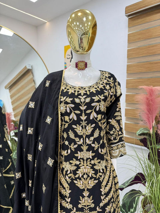 CHINON SEIDE STICKEREI CODDING SIQUNCE MIT ARBEITSANZUG