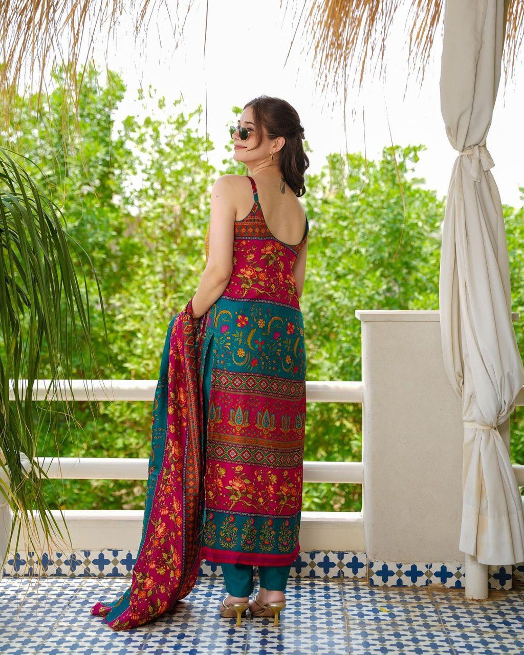 3-pair kurti Suit Set you've described seems to be a party wear